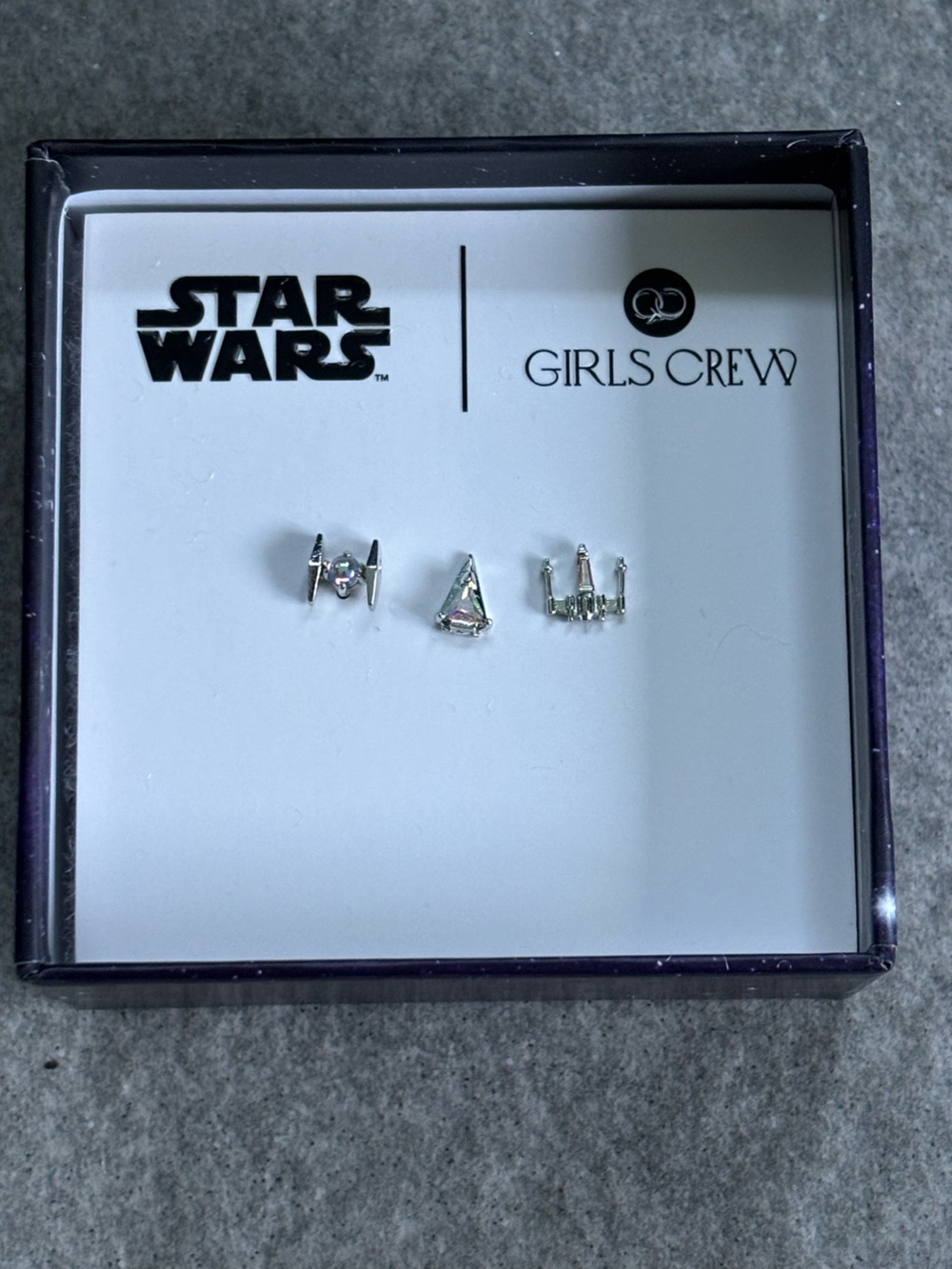 NEW NIB NIP Star Wars Girls Crew Earrings in Box